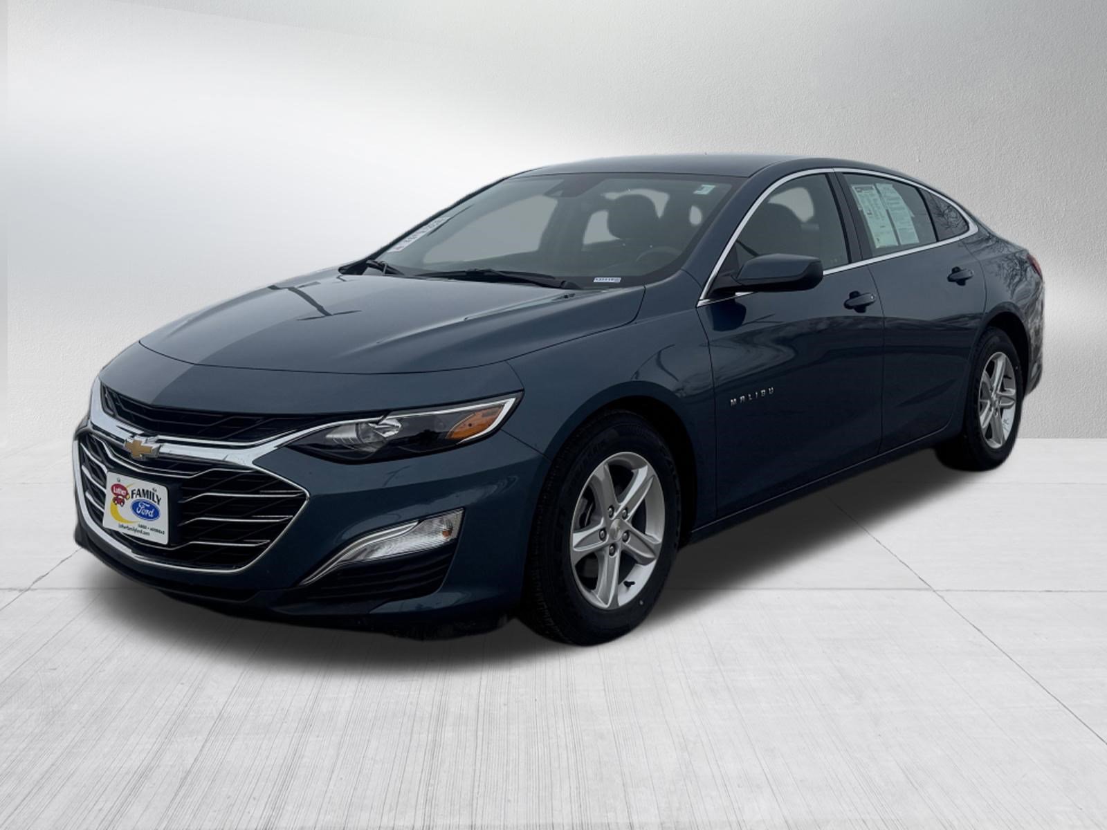 Used 2025 Chevrolet Malibu LS FWD image 3