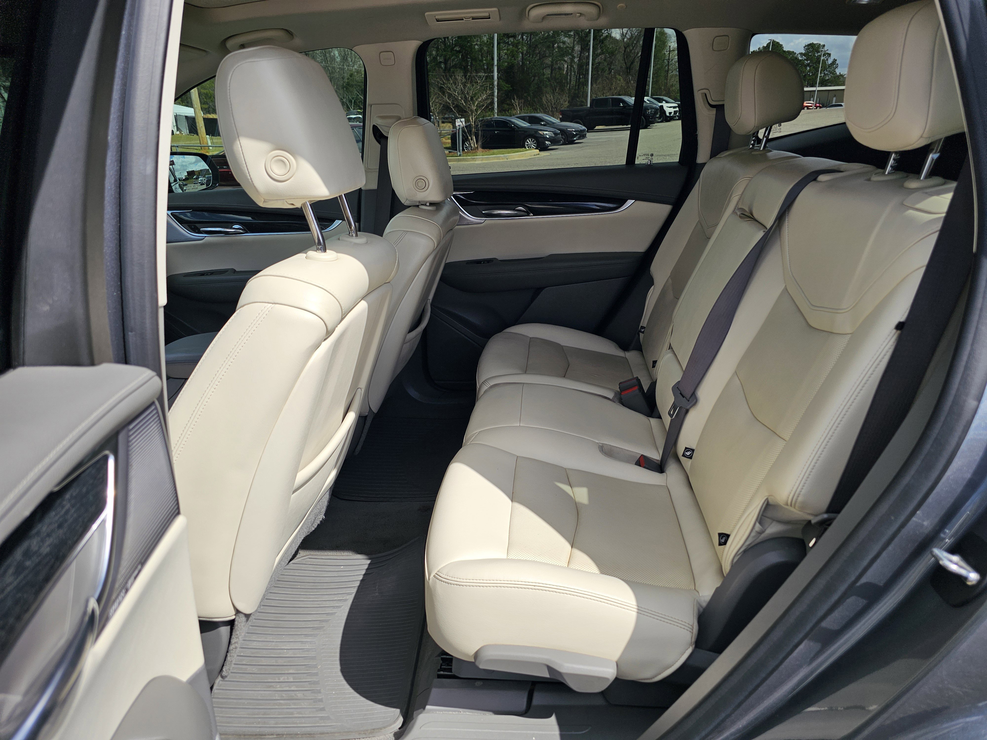 Used 2022 Cadillac XT6 Premium Luxury w/ Technology Package image 31