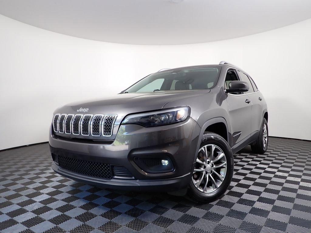 Used 2019 Jeep Cherokee Latitude Plus w/ Cold Weather Group AWD/4WD image 2