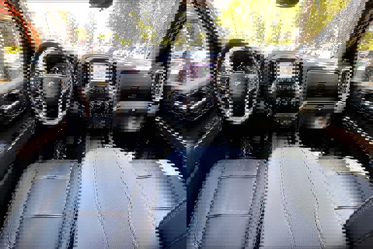 Used 2023 Chevrolet Silverado 3500 High Country image 15