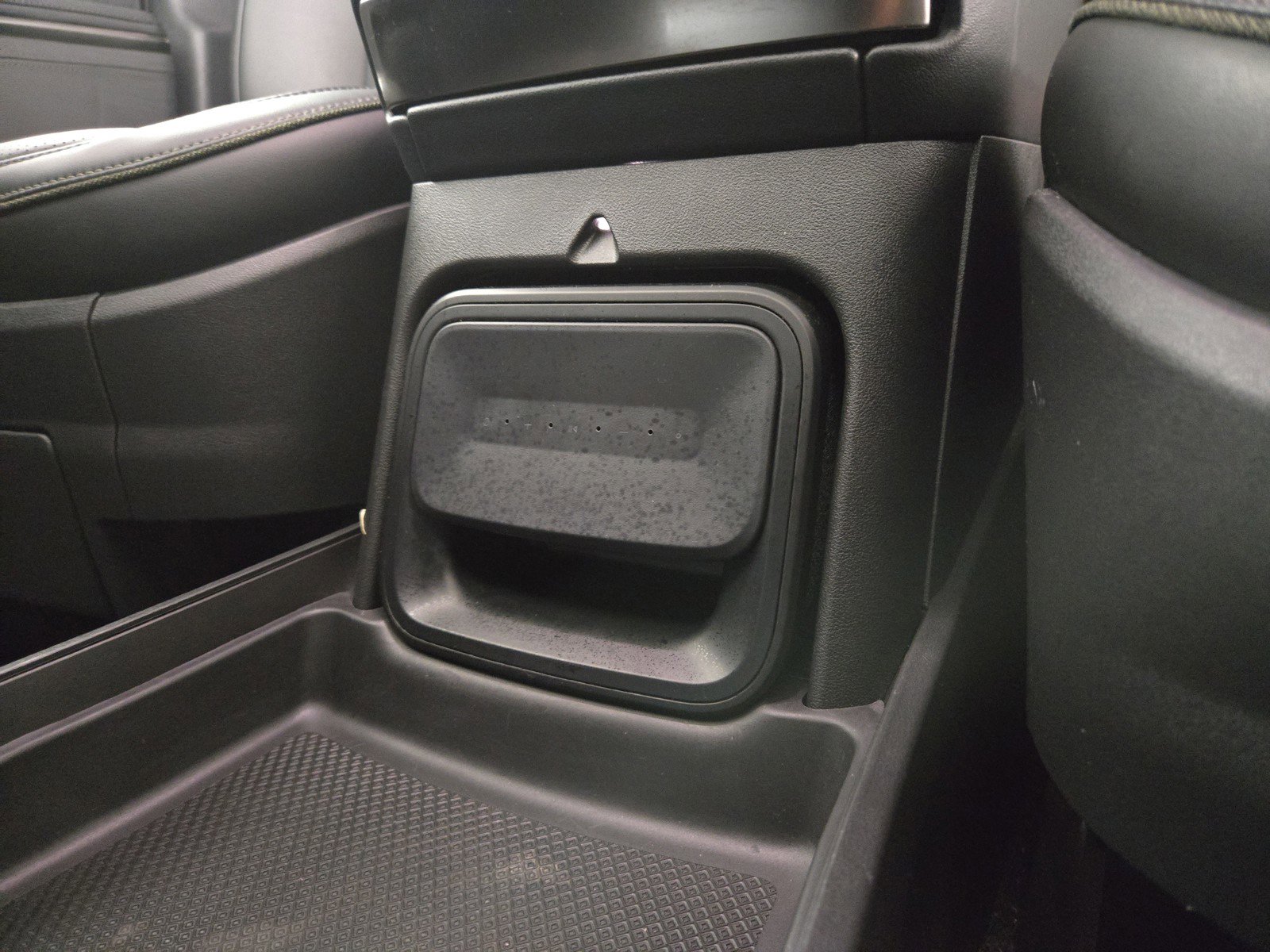 Used 2024 Rivian R1S Adventure AWD/4WD image 33
