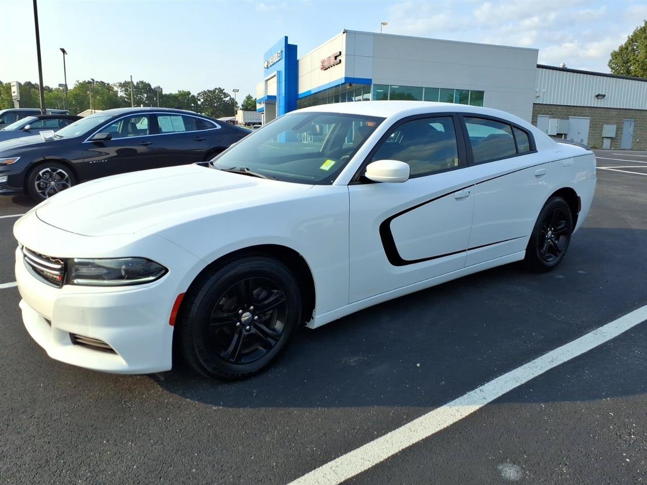 Used 2017 Dodge Charger SE w/ Popular Equipment Group RWD image 3