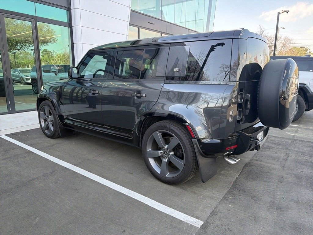 Used 2025 Land Rover Defender 110 V8 image 2