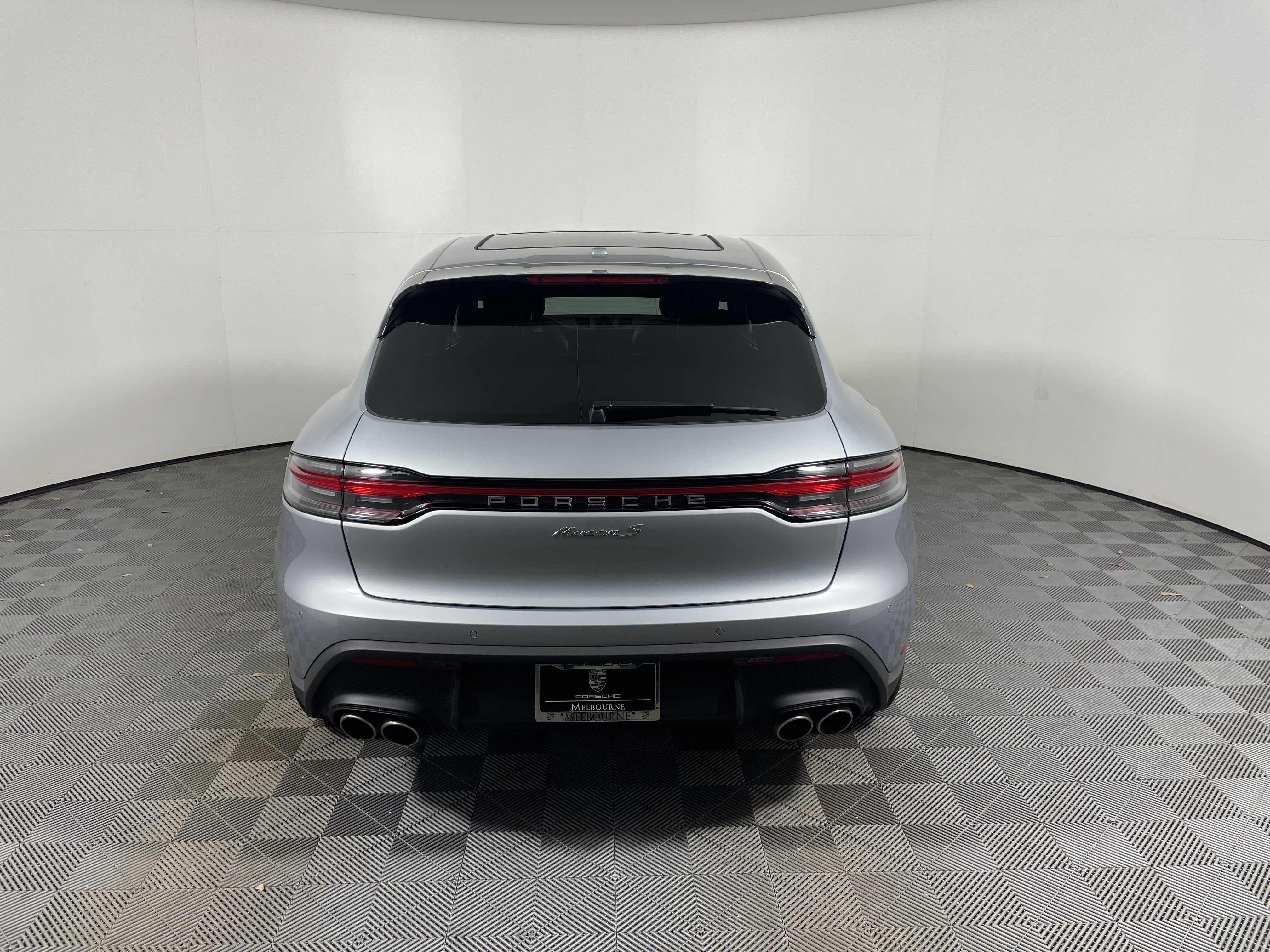 Certified 2025 Porsche Macan S AWD/4WD image 6