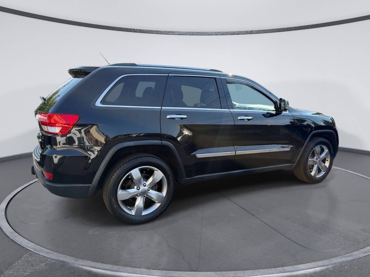 Used 2012 Jeep Grand Cherokee Overland AWD/4WD image 4