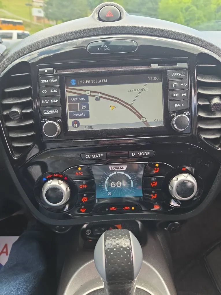 Used 2015 Nissan Juke SV w/ Technology Package AWD/4WD image 13