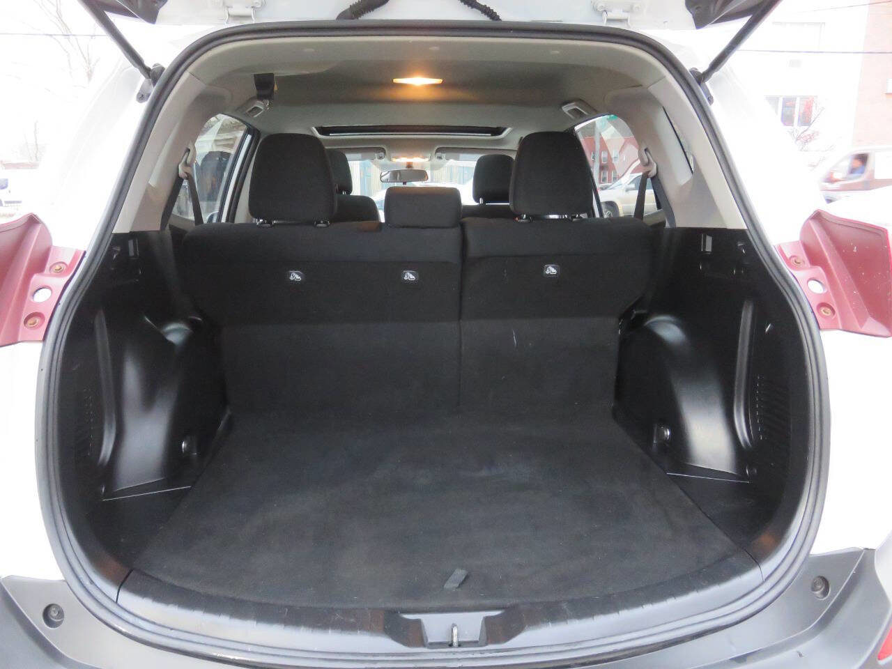 Used 2014 Toyota RAV4 XLE image 24