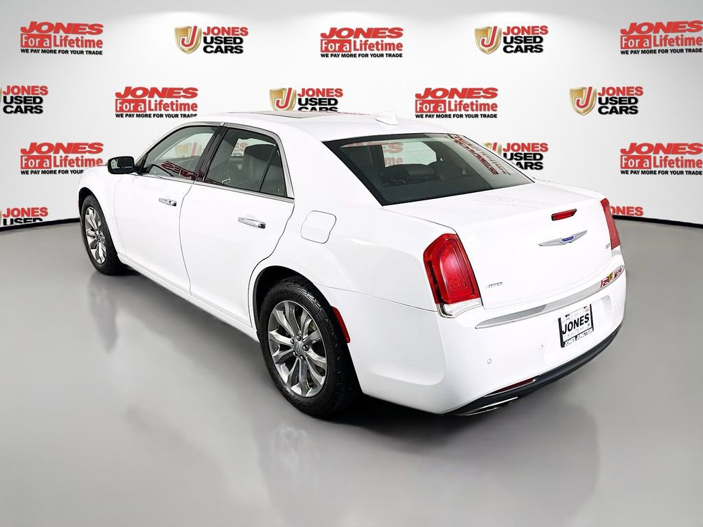 Used 2018 Chrysler 300 Limited w/ Safetytec Plus Group image 2