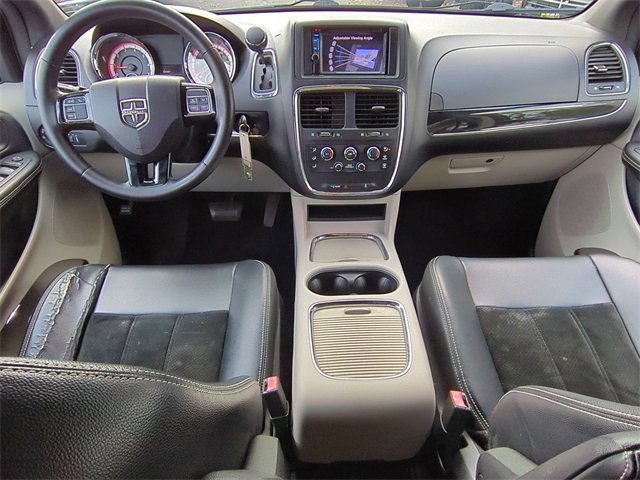 Used 2014 Dodge Grand Caravan SXT image 19