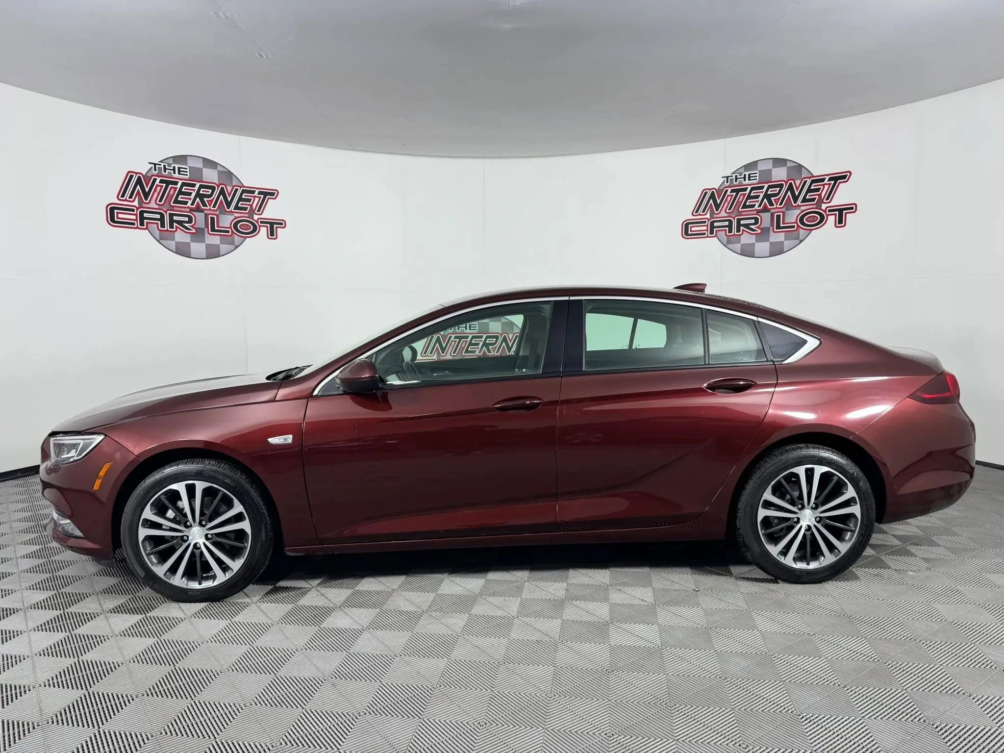 Used 2019 Buick Regal Preferred w/ Driver Confidence Package I image 4