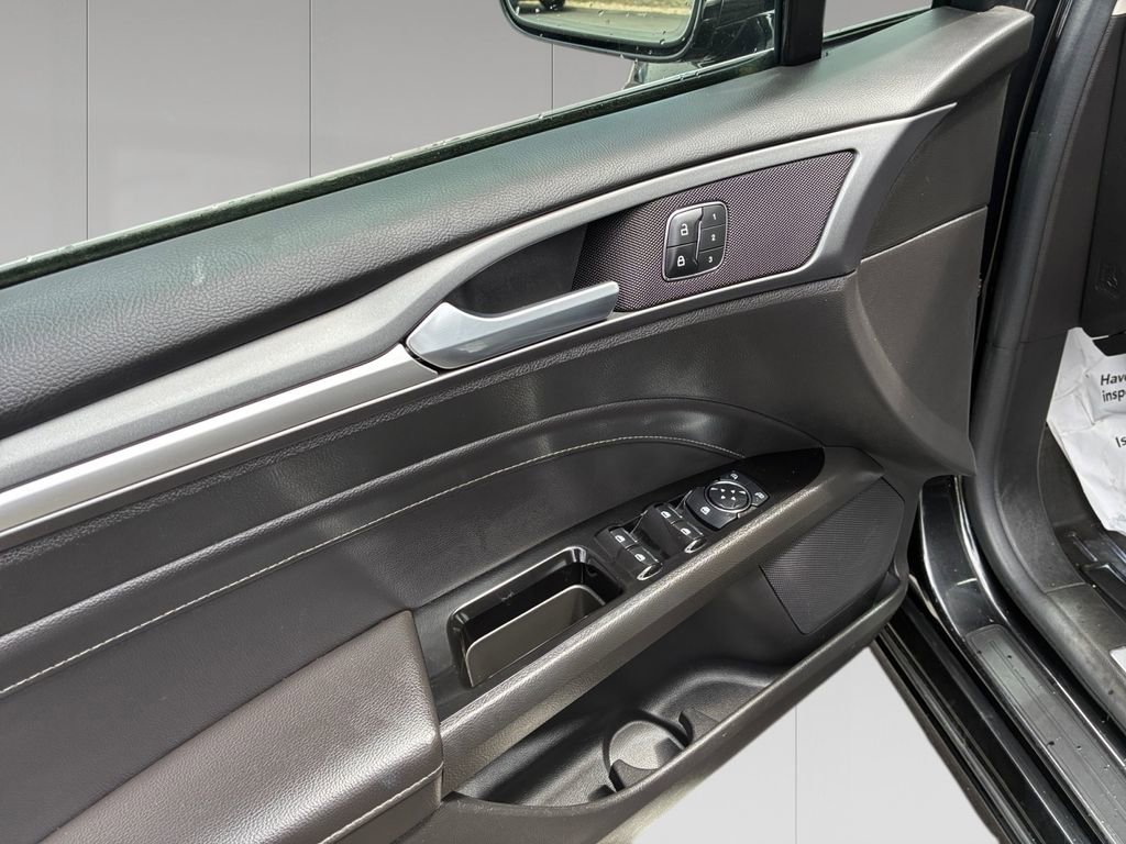 Used 2013 Ford Fusion Titanium AWD/4WD image 11