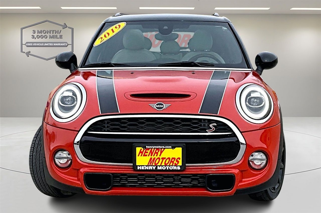 Used 2019 MINI Cooper S w/ Signature Upholstery Package image 2