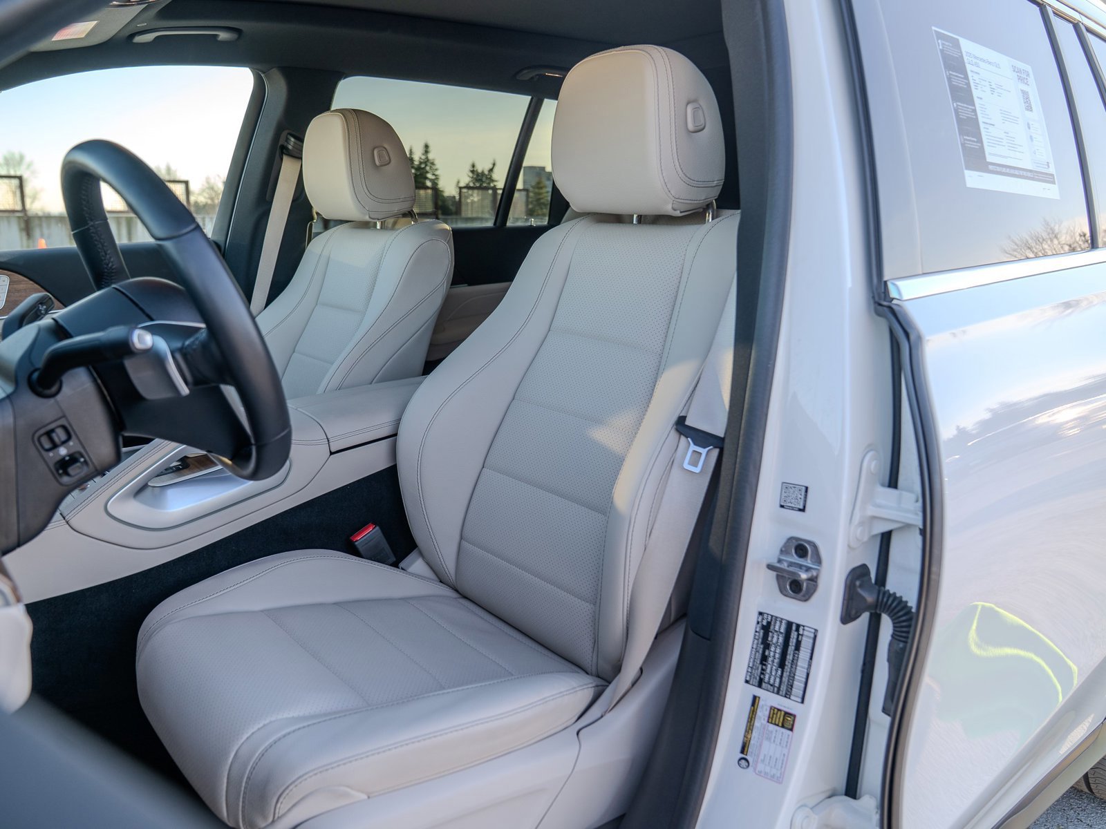 Used 2025 Mercedes-Benz GLS 450 4MATIC image 17