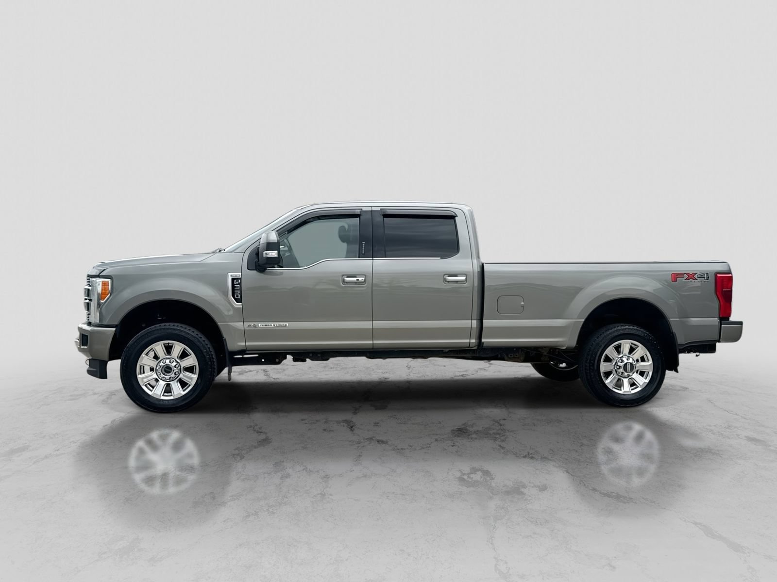 Used 2019 Ford F350 Limited AWD/4WD image 3
