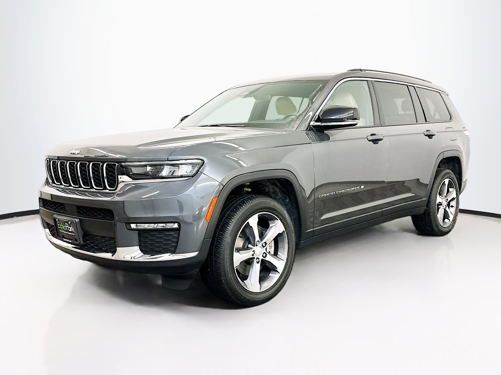 Used 2023 Jeep Grand Cherokee L Limited image 3