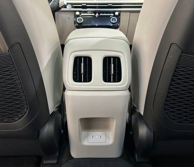 Used 2025 Hyundai Tucson Limited AWD/4WD image 22