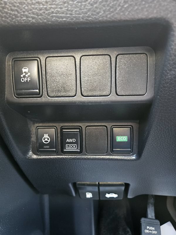 Used 2017 Nissan Rogue Sport SL AWD/4WD image 23