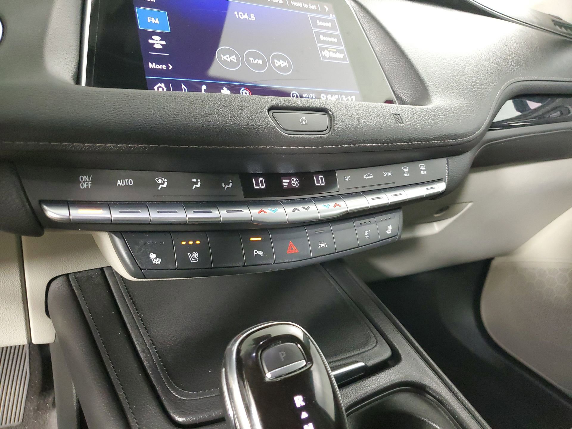 Used 2020 Cadillac XT4 Premium Luxury image 38