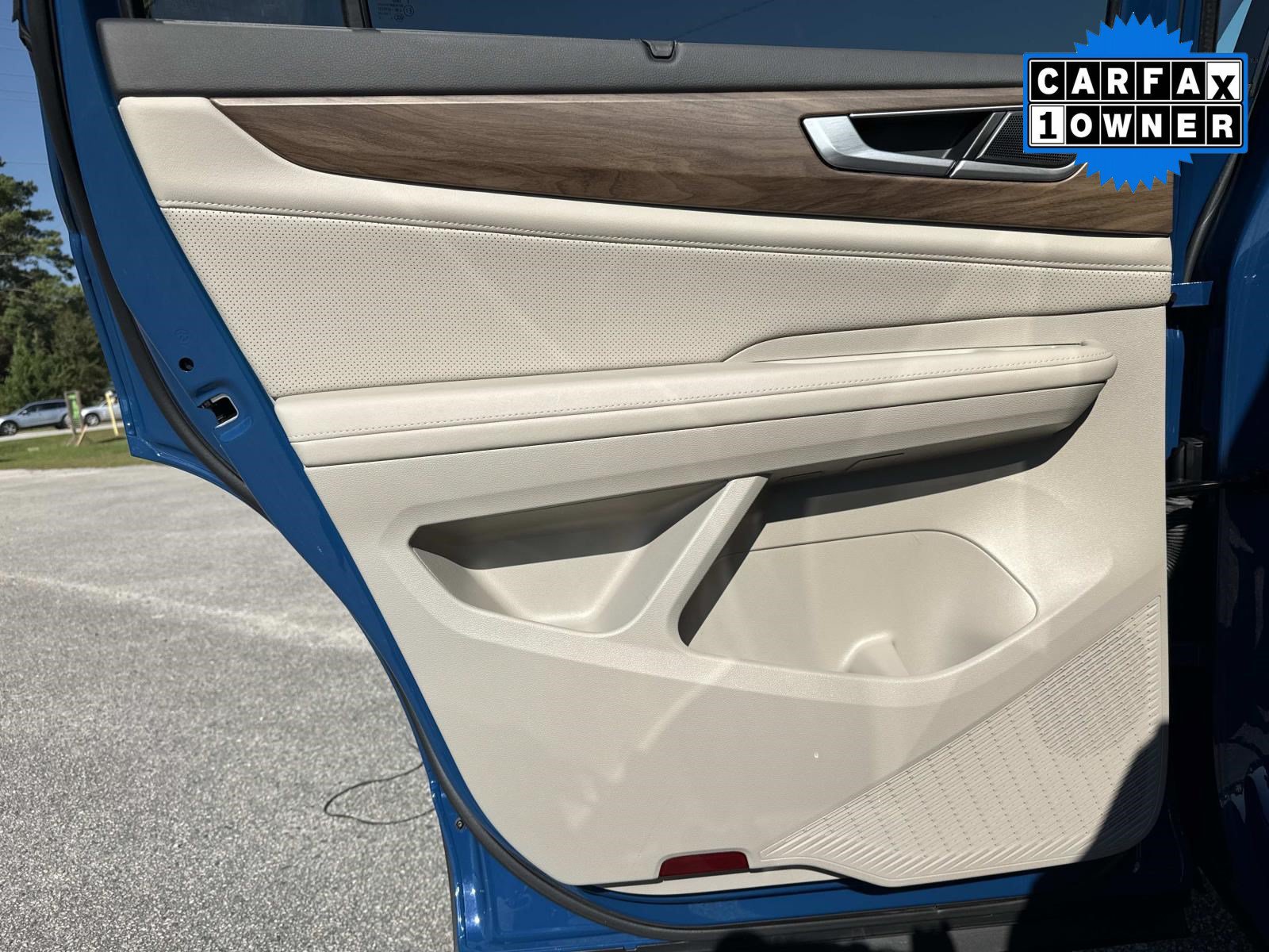Used 2025 Volkswagen Atlas SE FWD image 14