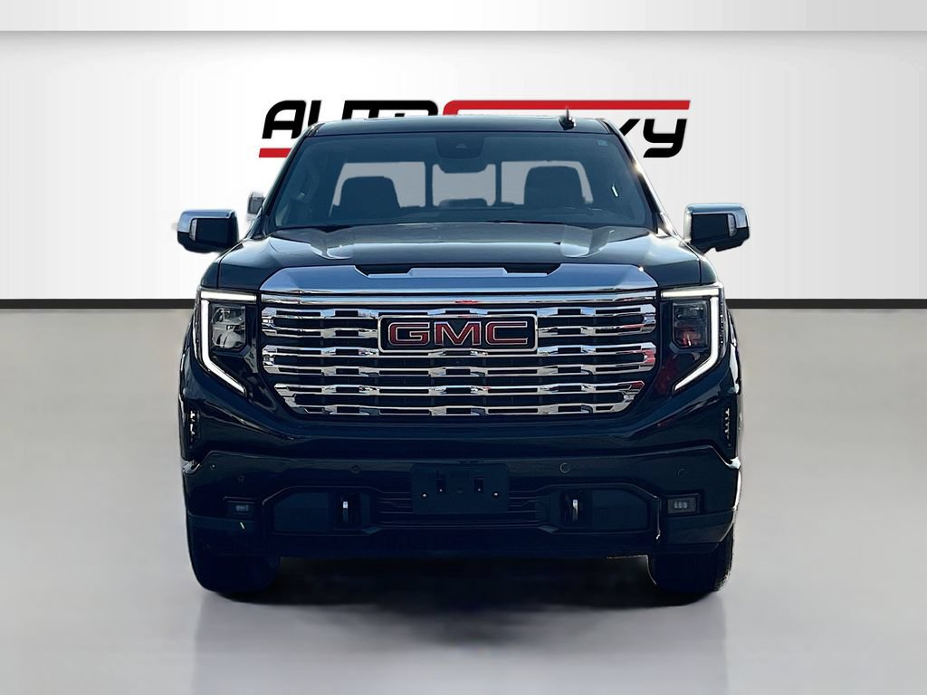 Used 2023 GMC Sierra 1500 Denali AWD/4WD image 2