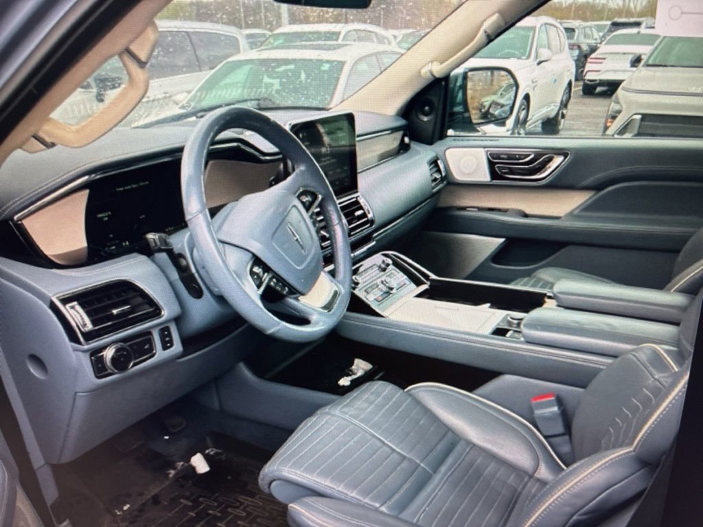 Used 2019 Lincoln Navigator Black Label w/ Cargo Package AWD/4WD image 3