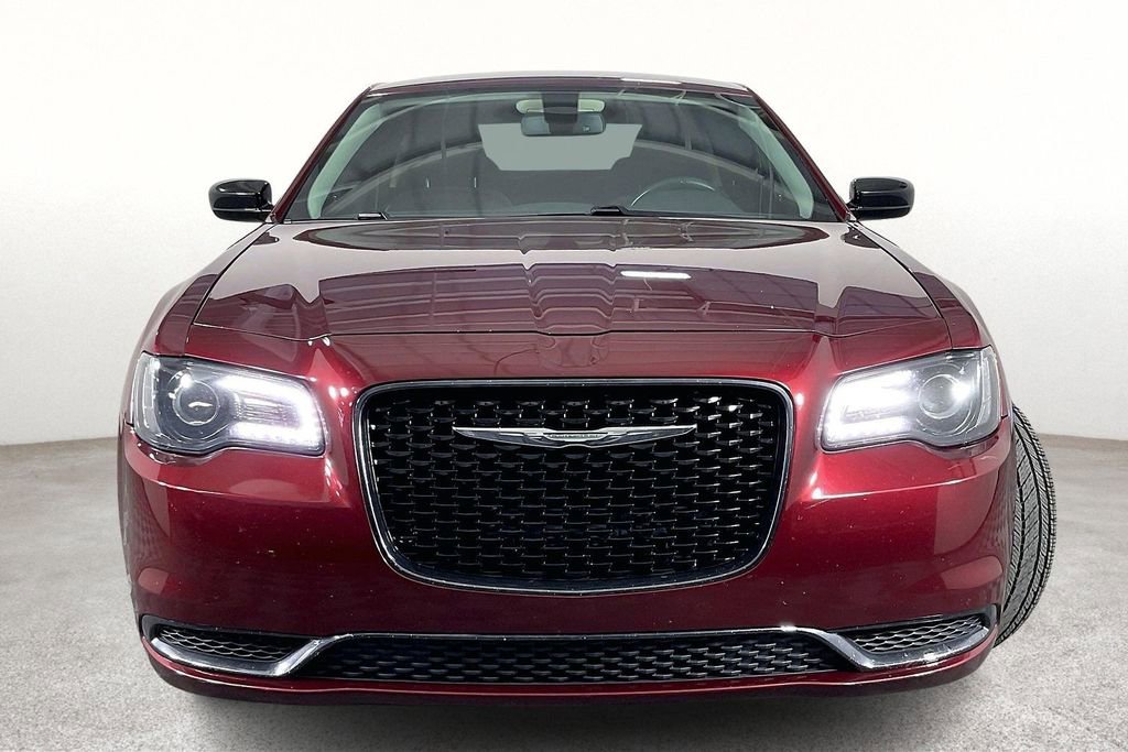 Used 2019 Chrysler 300 Touring w/ Sport Appearance Package image 5