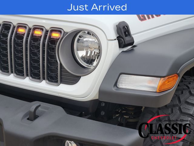 Used 2025 Jeep Wrangler Sport AWD/4WD image 21