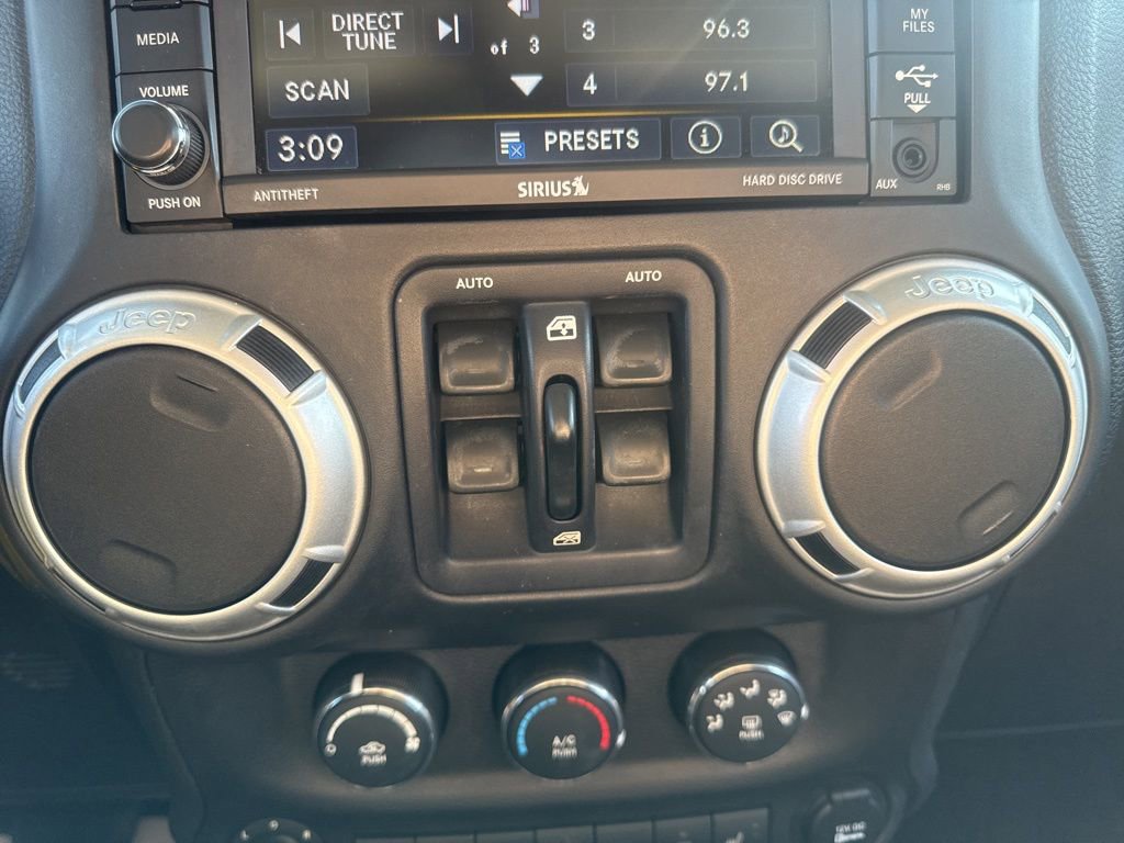 Used 2016 Jeep Wrangler Unlimited Sahara image 24