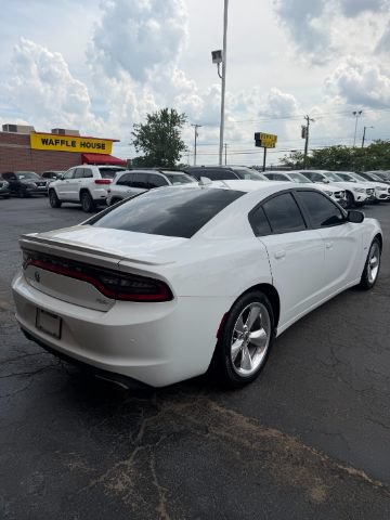 Used 2017 Dodge Charger R/T w/ Premium Group RWD image 4