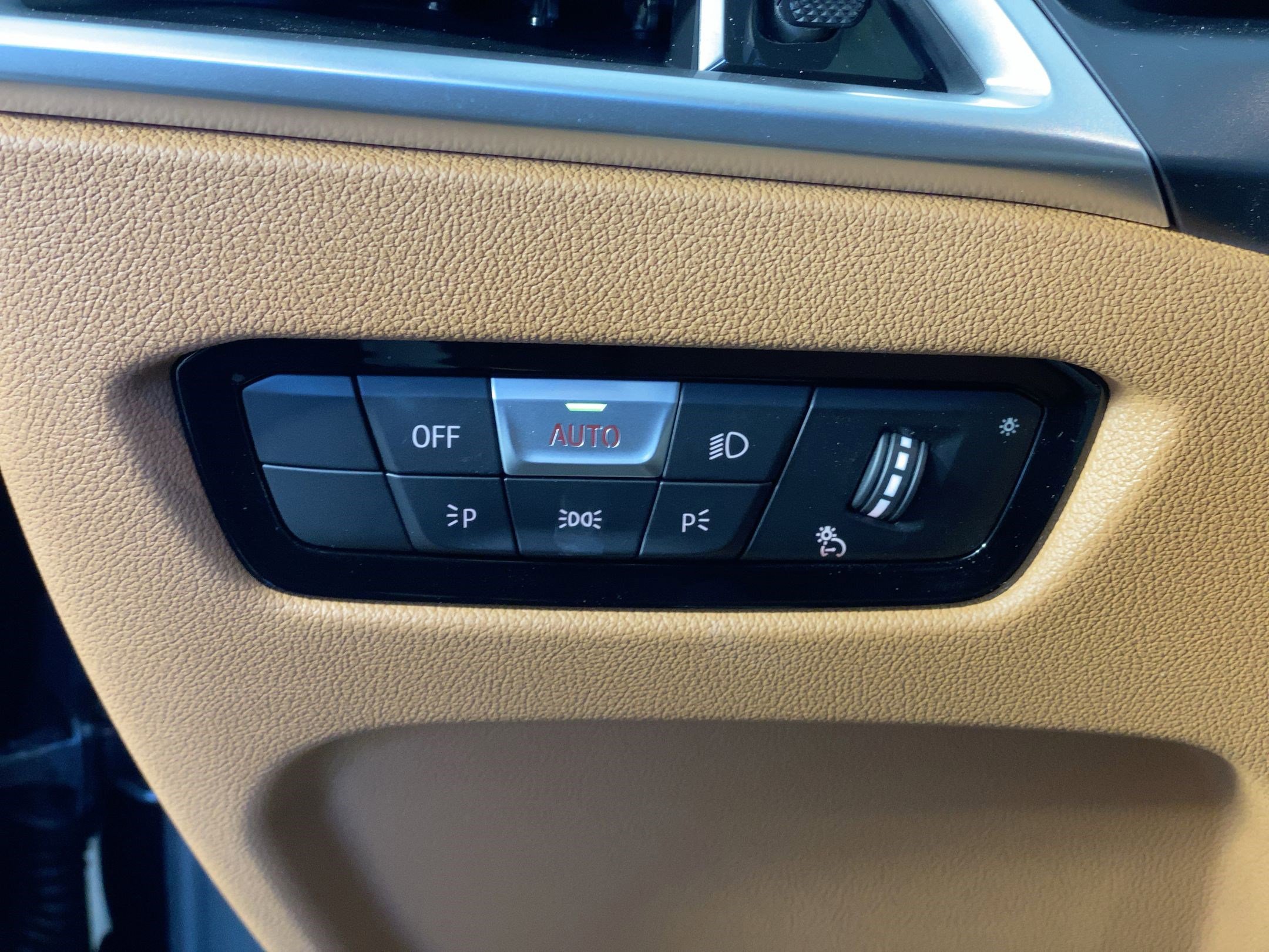 Used 2026 BMW 330i Sedan w/ Convenience Package image 27