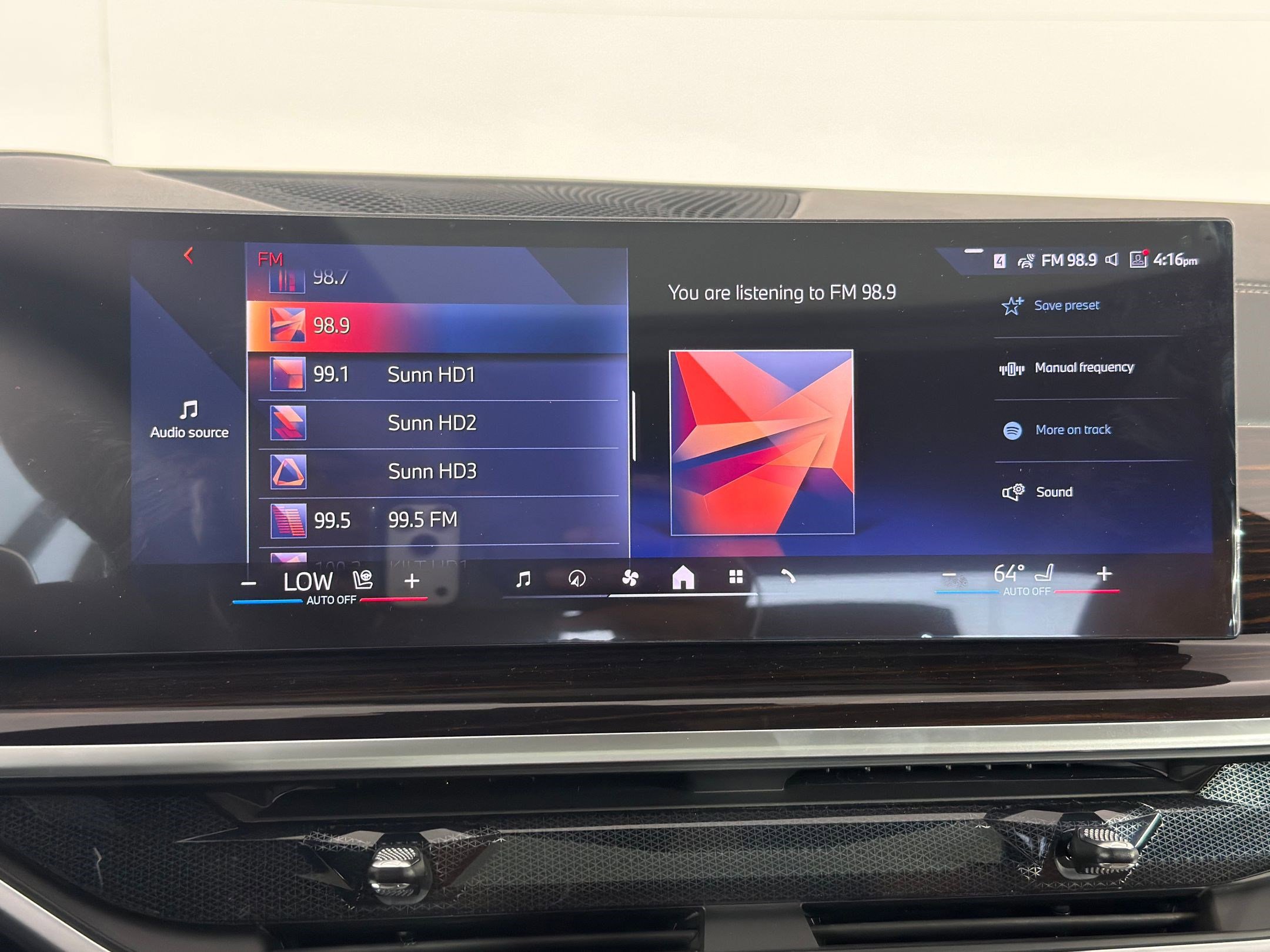 New 2026 BMW X5 xDrive50e w/ Executive Package image 25