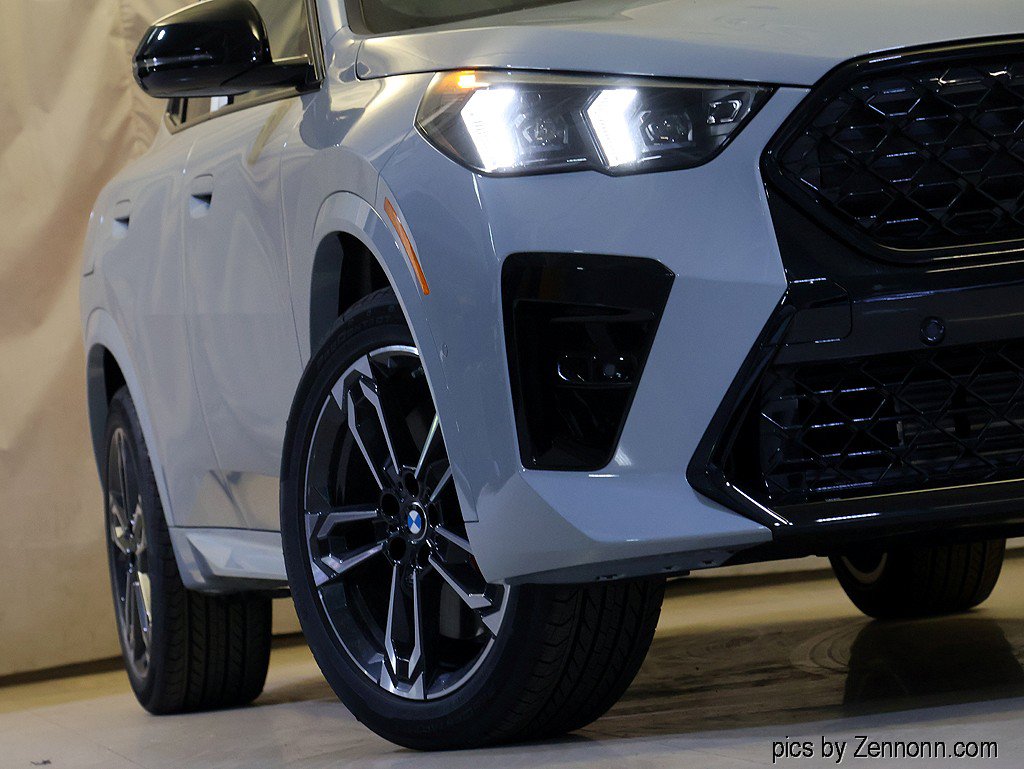 New 2026 BMW X2 xDrive28i w/ Technology Package AWD/4WD image 4