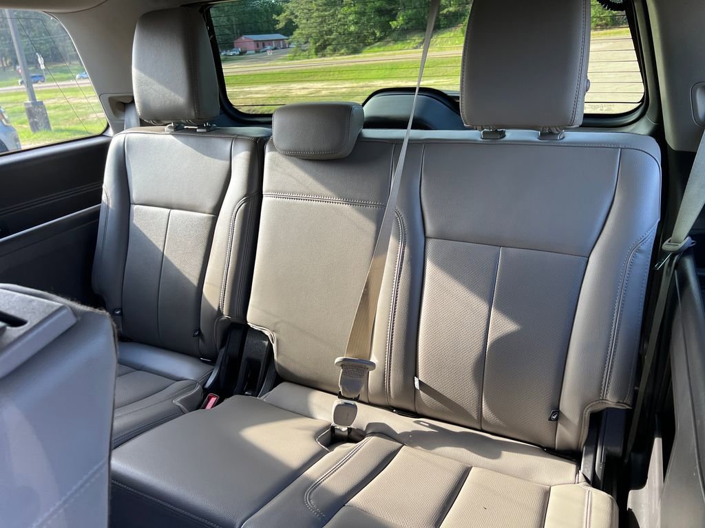 Used 2019 Ford Expedition XLT w/ Equipment Group 202A RWD image 15