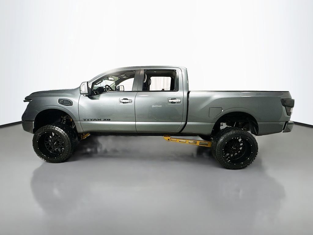 Used 2017 Nissan Titan SV image 5