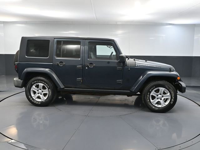 Used 2008 Jeep Wrangler Unlimited Sahara AWD/4WD image 3
