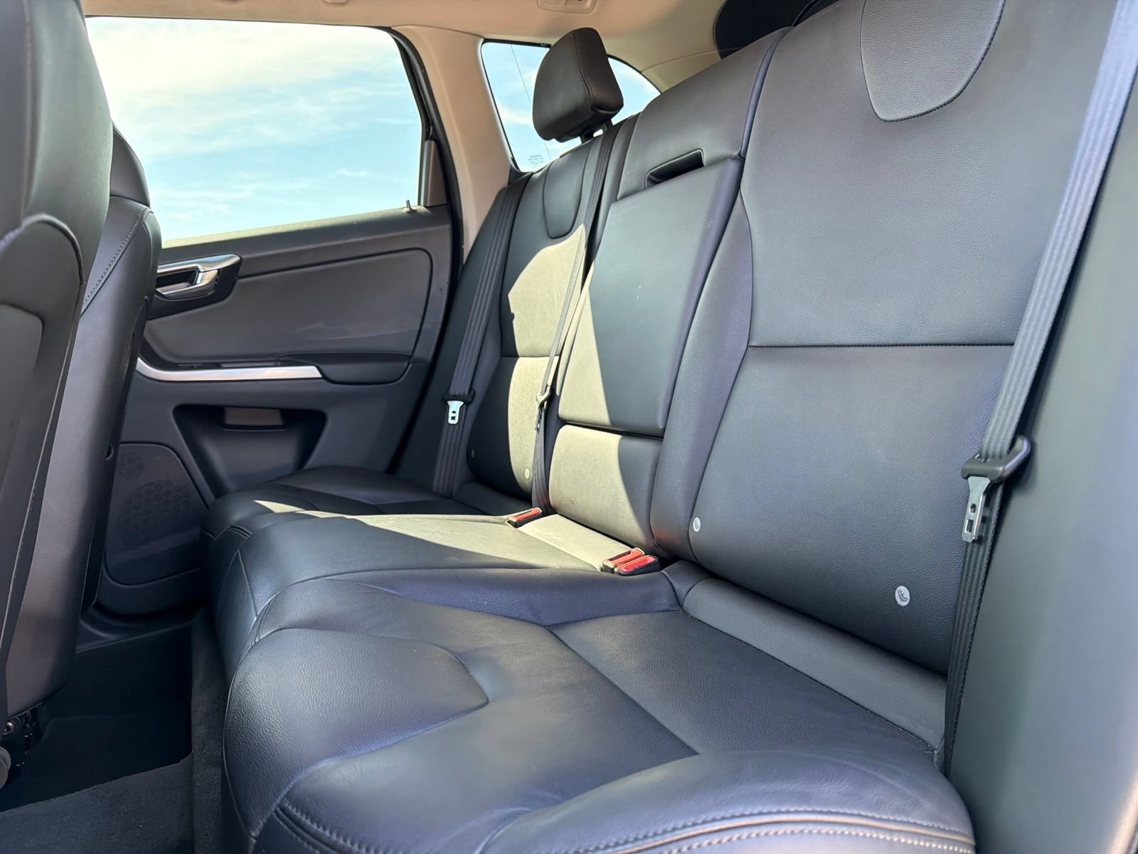 Used 2016 Volvo XC60 T5 Platinum FWD image 12