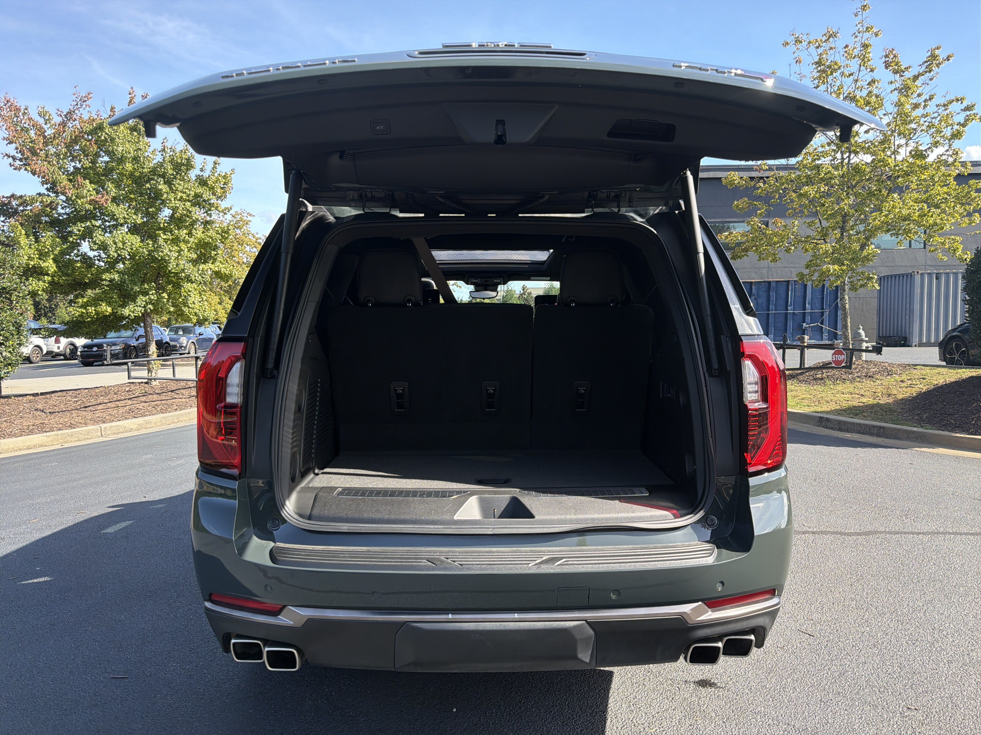 Used 2025 GMC Yukon AT4 Ultimate AWD/4WD image 52