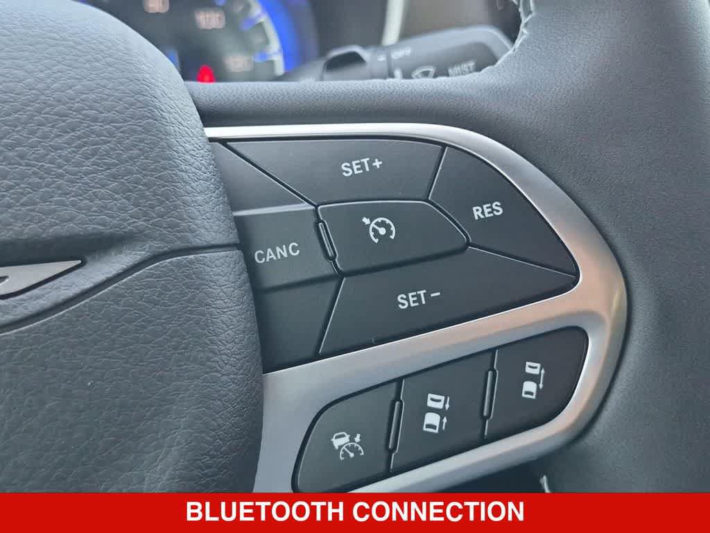 New 2027 Chrysler Pacifica Select FWD image 23