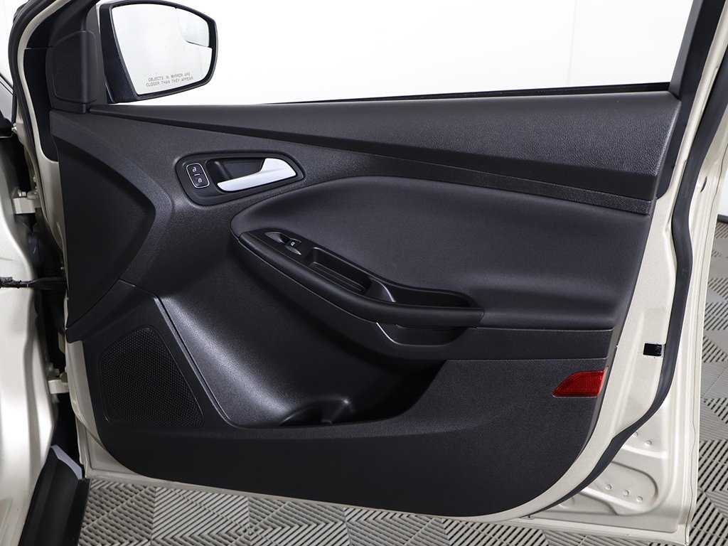 Used 2017 Ford Focus SE image 18