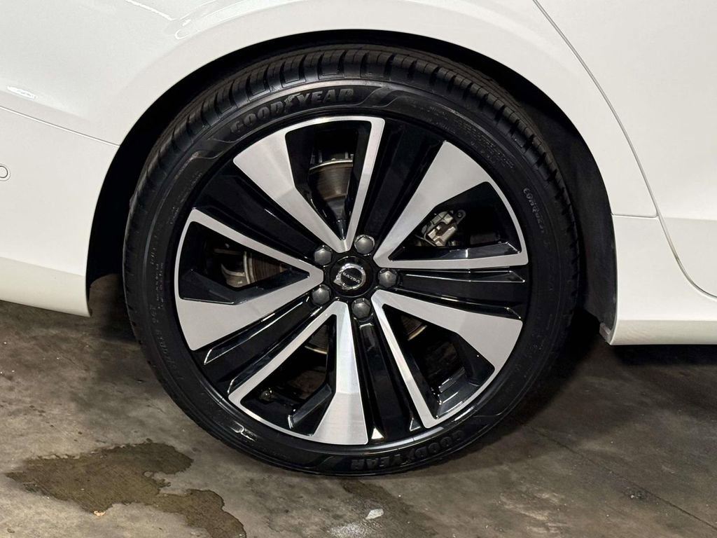 Used 2023 Volvo S60 B5 Ultimate w/ Protection Package Premier FWD image 13