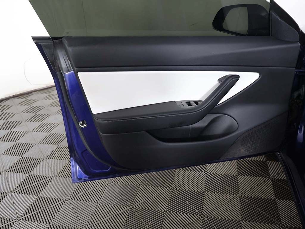 Used 2019 Tesla Model 3 Standard Range Plus RWD image 26