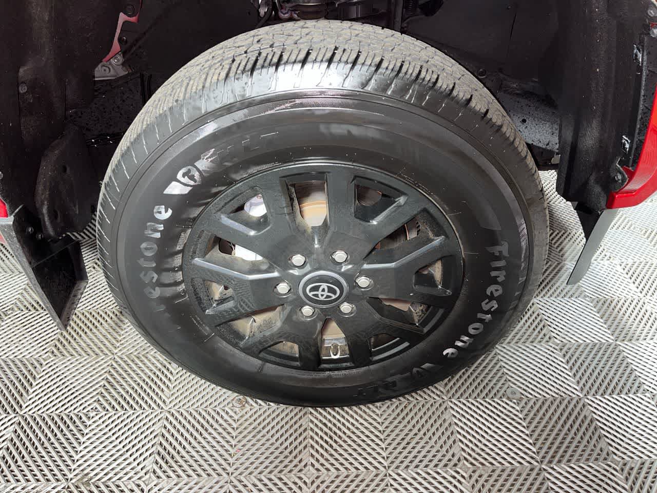 Used 2024 Toyota Tacoma SR5 AWD/4WD image 10