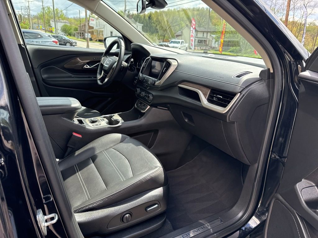 Used 2023 GMC Terrain Denali w/ Black Diamond Edition image 30
