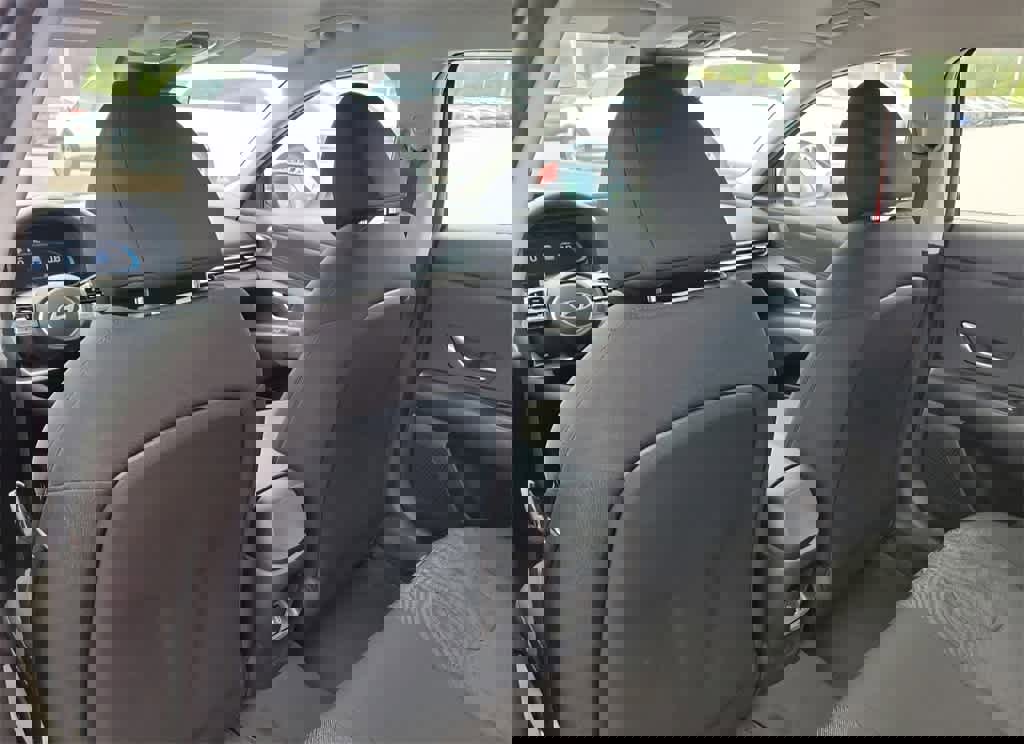 New 2025 Hyundai Elantra SE image 11