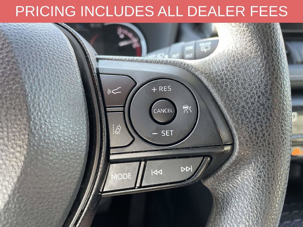 Used 2025 Toyota RAV4 XLE AWD/4WD image 25