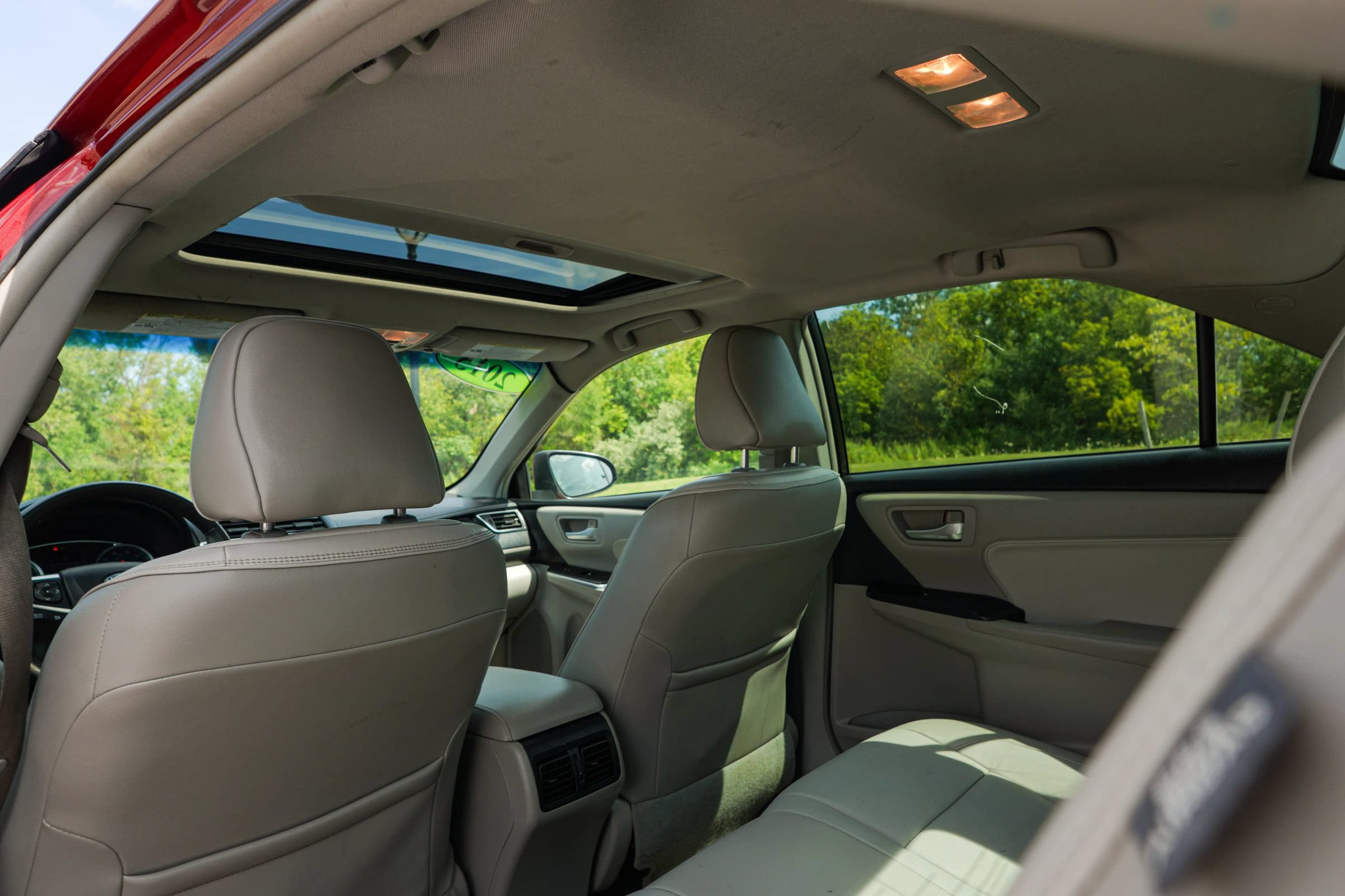 Used 2015 Toyota Camry XLE w/ Moonroof Package FWD image 16