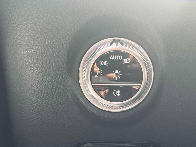 Used 2024 Mercedes-Benz CLE 300 4MATIC Coupe image 18