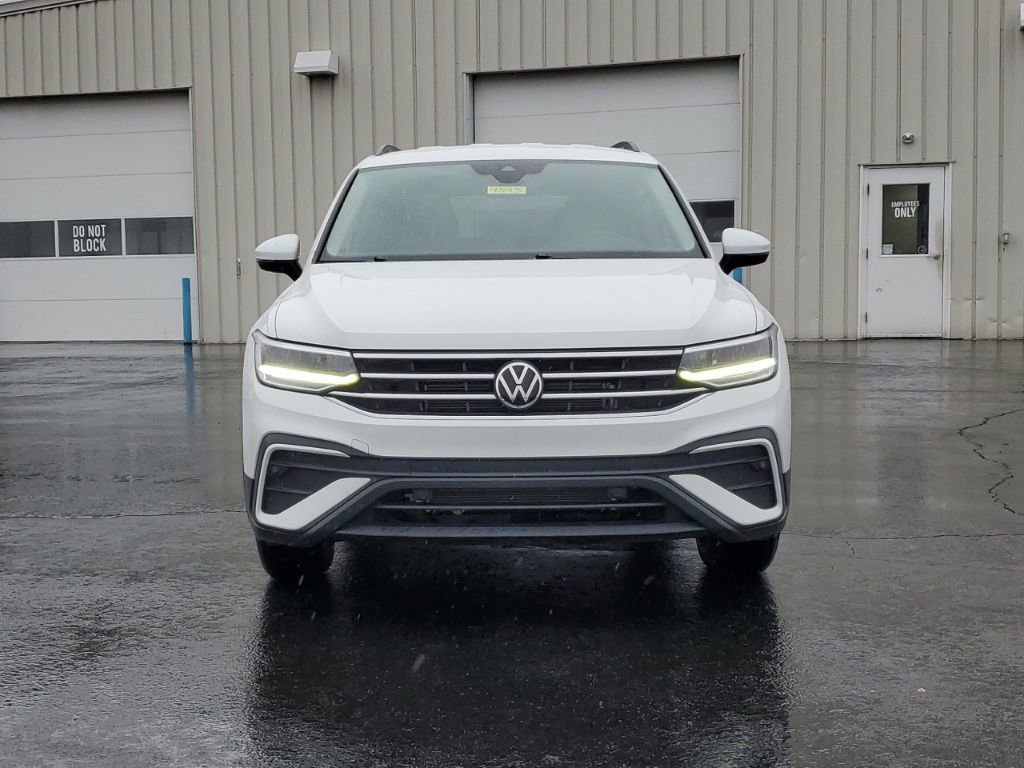 Used 2024 Volkswagen Tiguan S image 2