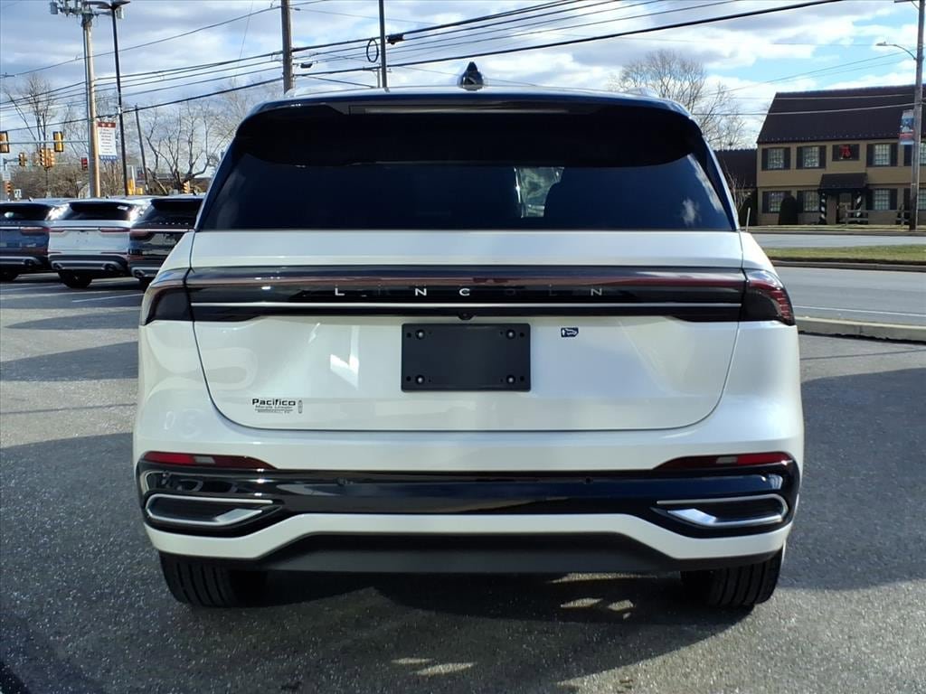 Certified 2025 Lincoln Nautilus Reserve AWD/4WD image 5