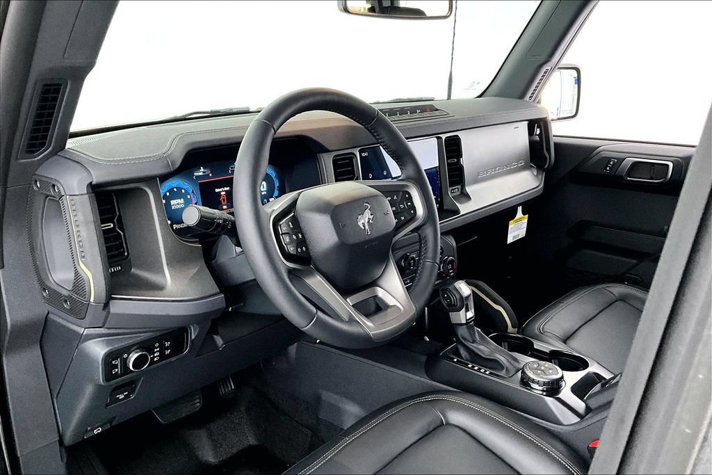 Used 2025 Ford Bronco Badlands AWD/4WD image 17